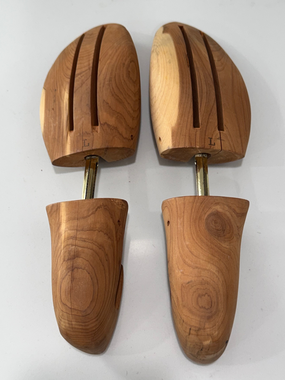 Pair Vintage Rochester Shoe Tree Co Red Cedar Wood Split-Toe Large Trees 9-10.5